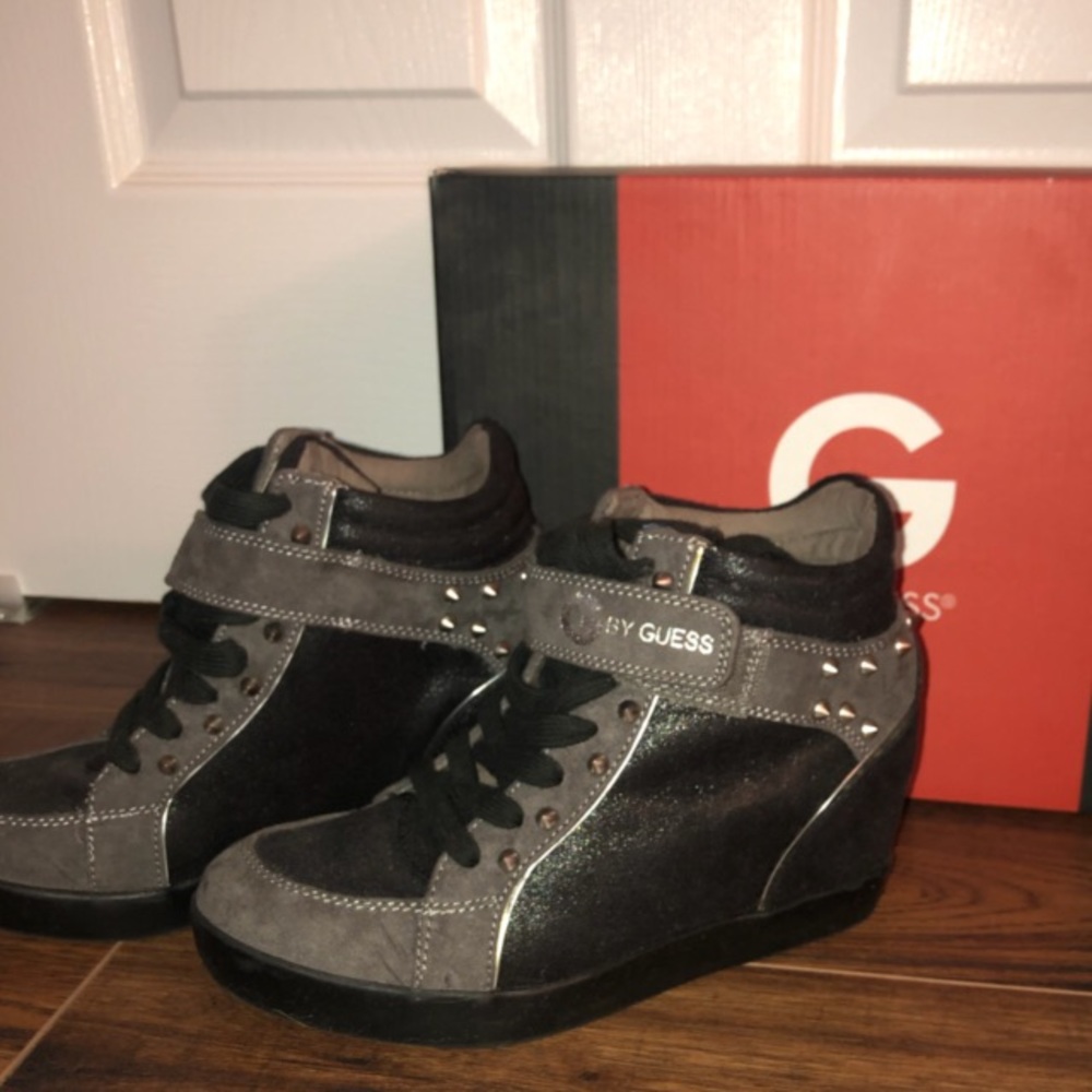 Guess hidden wedge sneaker!